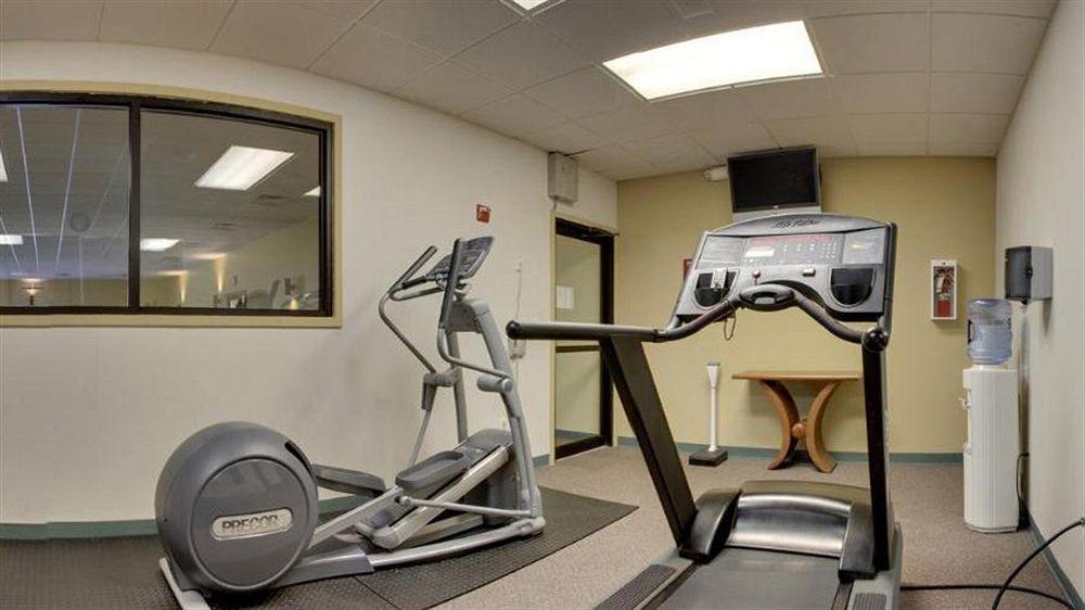 Express And By Ihg 3* Saint Robert