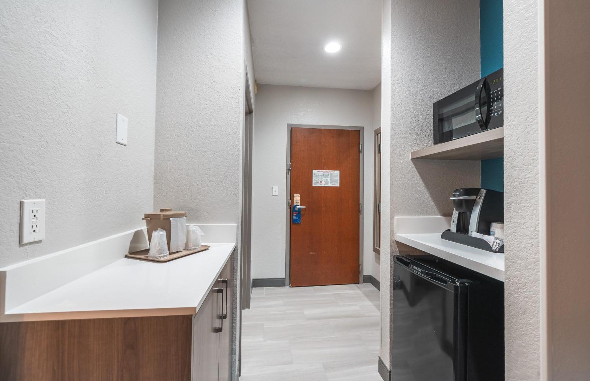 Hotel Express And By Ihg Saint Robert