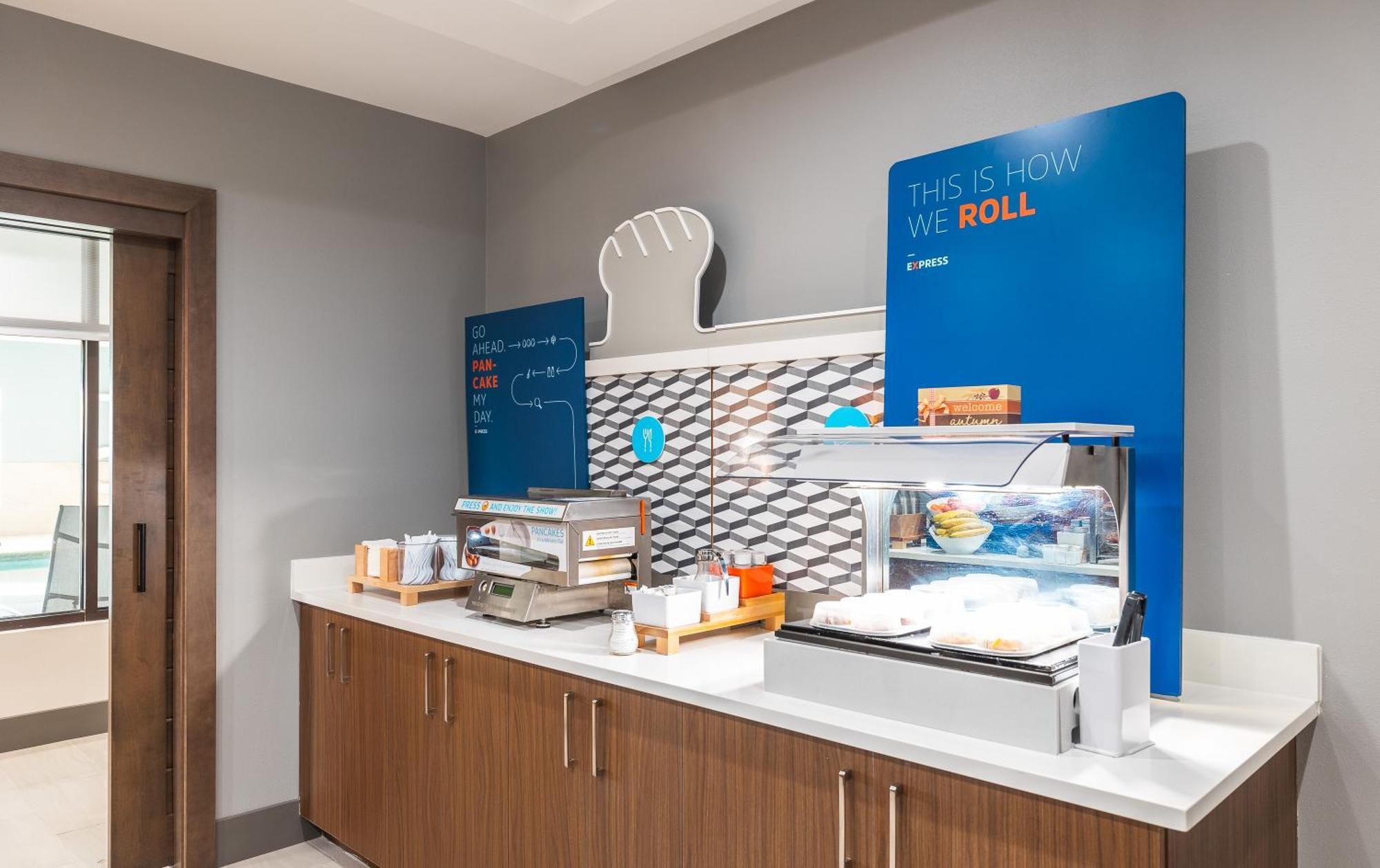 Express And By Ihg Saint Robert