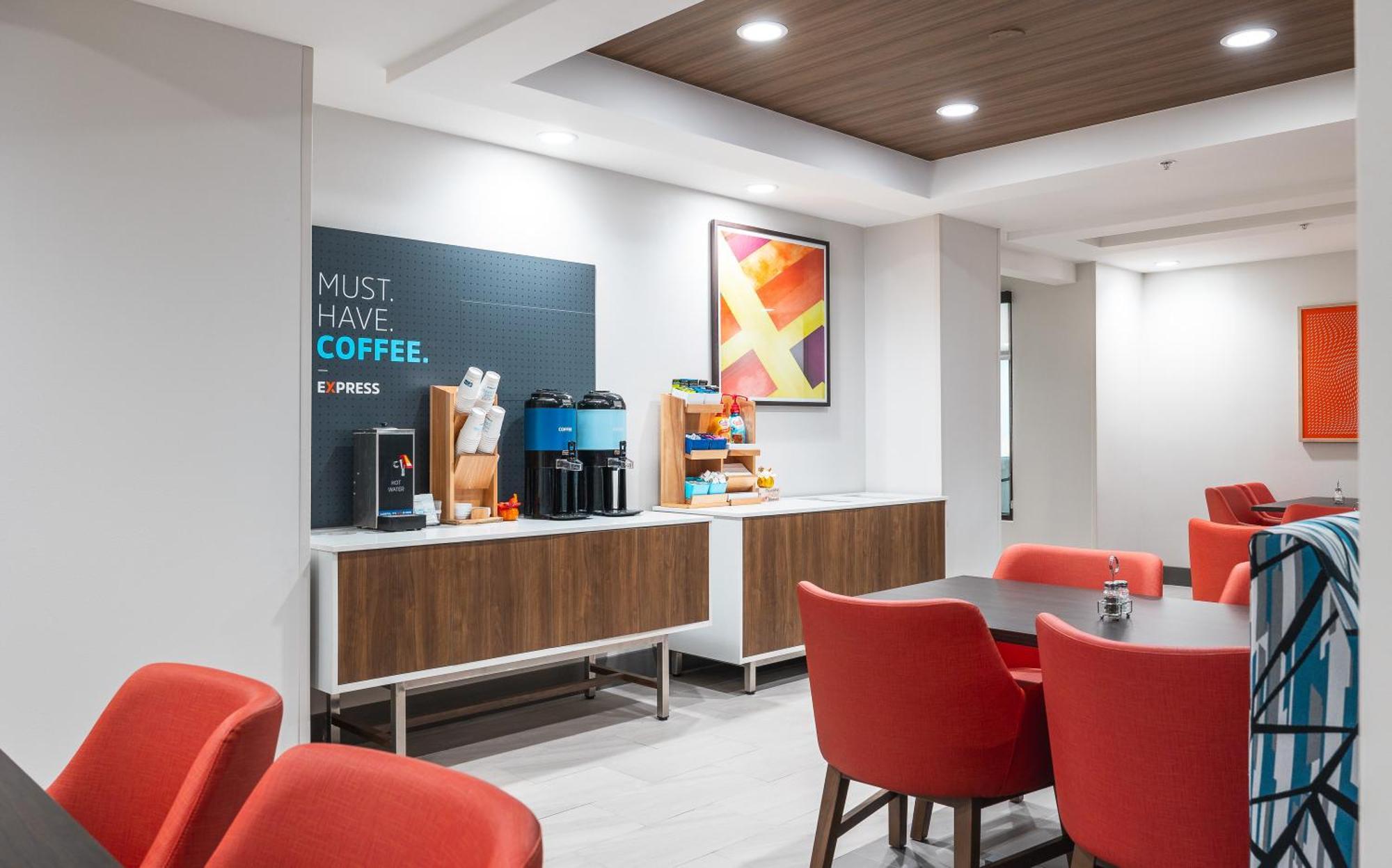 Express And By Ihg 3*