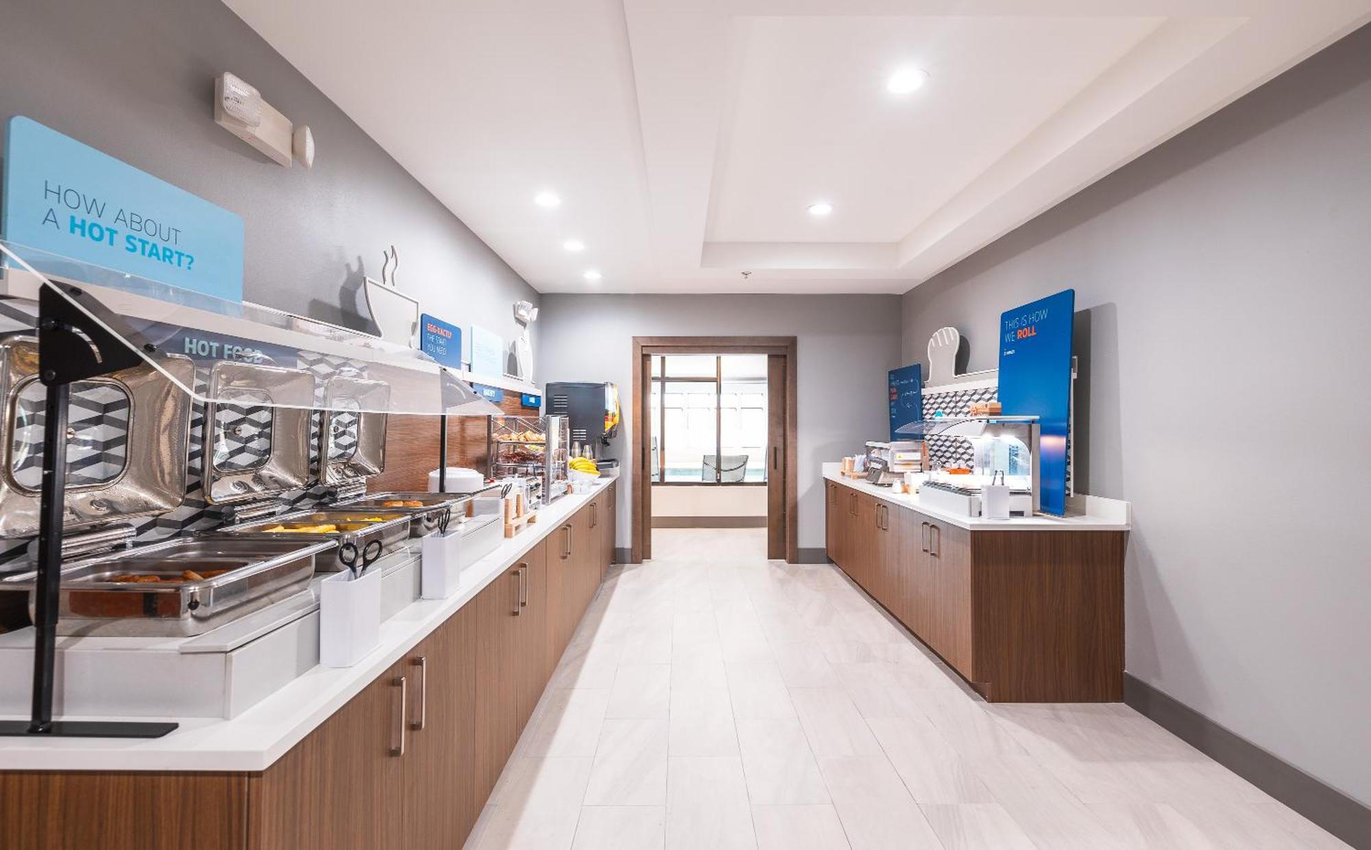 Express And By Ihg 3* Saint Robert