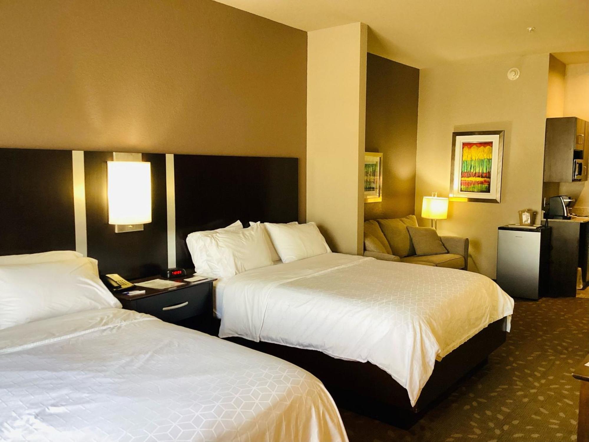 Express And By Ihg 3* Saint Robert