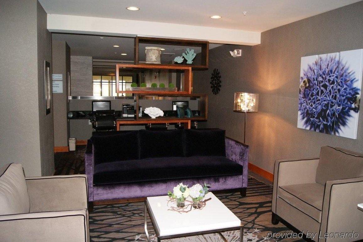 Express And By Ihg Saint Robert