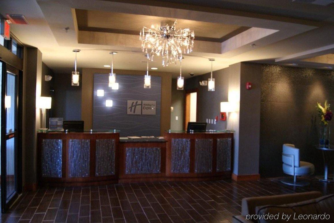Express And By Ihg 3* Saint Robert