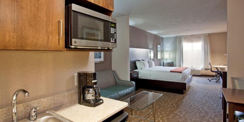Express And By Ihg Hotel Saint Robert